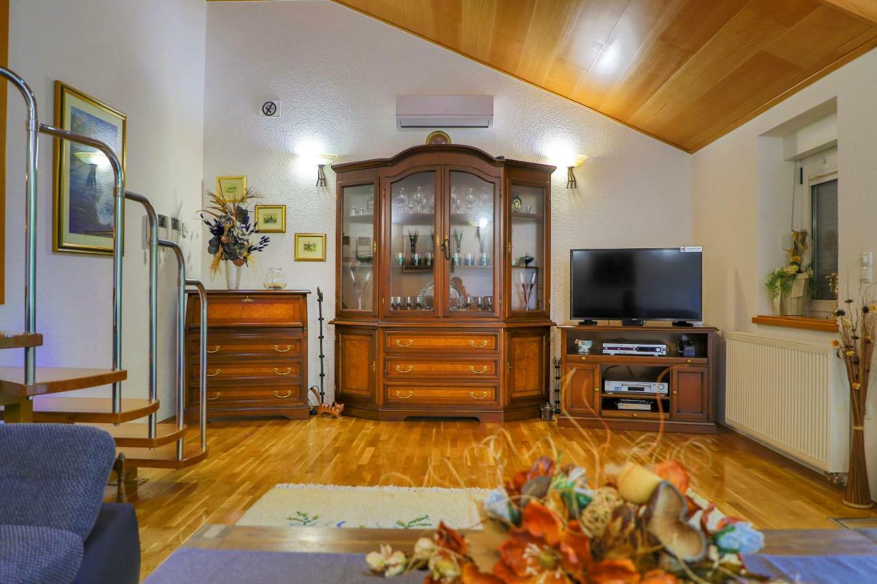 Holiday Home Villa Sara Bihać Extérieur photo
